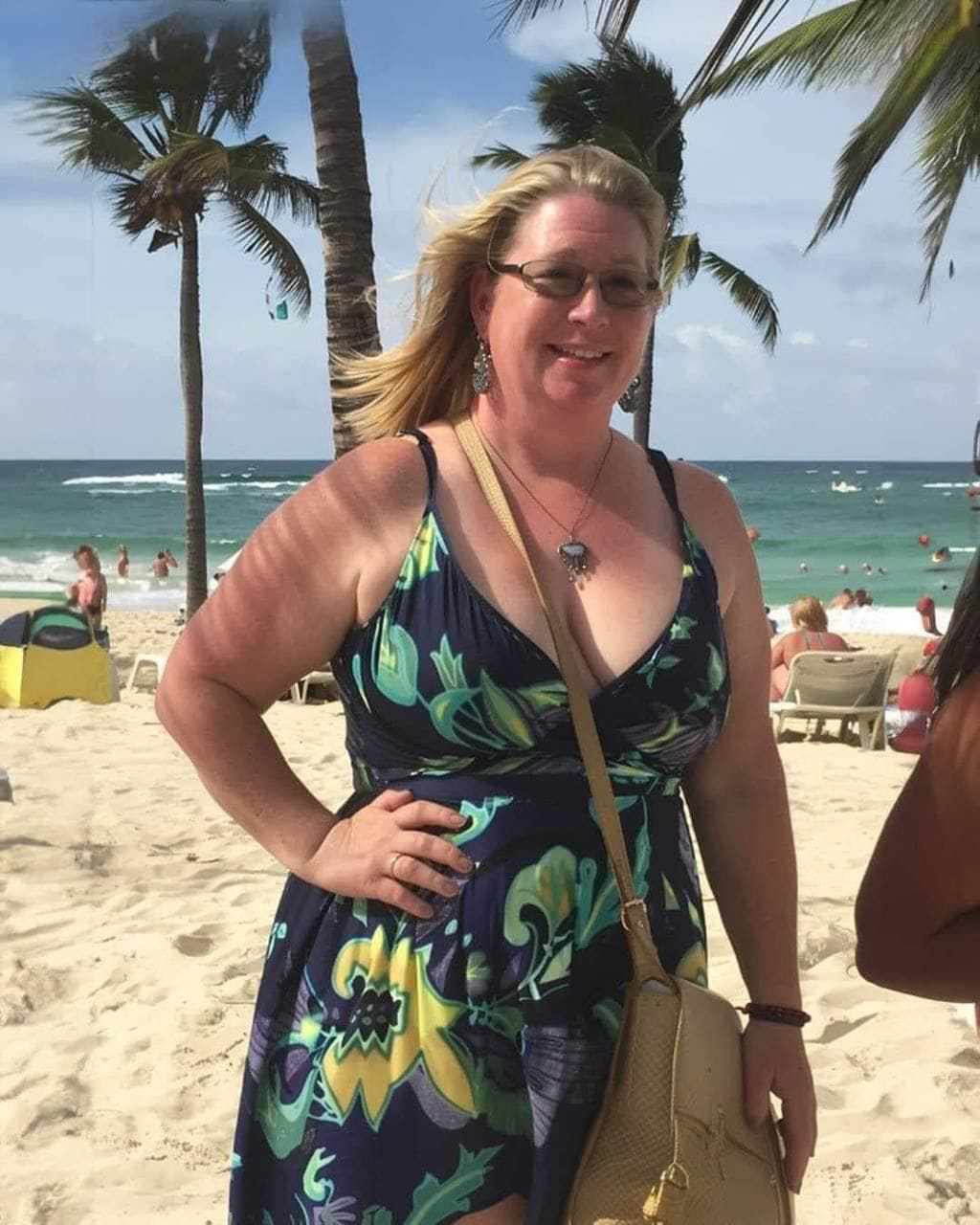 MY HUSBAND REFUSED TO TAKE PHOTOS OF ME DURING OUR VACATION — HIS REASON SHOCKED ME, BUT MY REVENGE LEFT HIM IN TEARS
